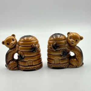 SP69 Vintage Bear & Honey Bee Hive Salt & Pepper Shakers JAPAN